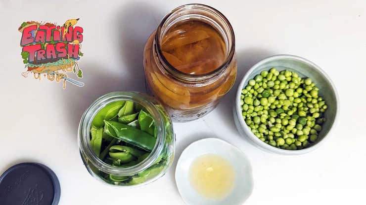 Image for Turn Empty Pea Pods Into a Delicate, Flavored Vinegar